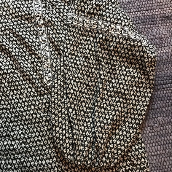 Old Navy Black and White Patterned Dress - Picture 4 of 9